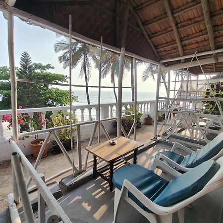 This Is It Beachfront - Rooms, Cafe & Events Арамбол Екстериор снимка
