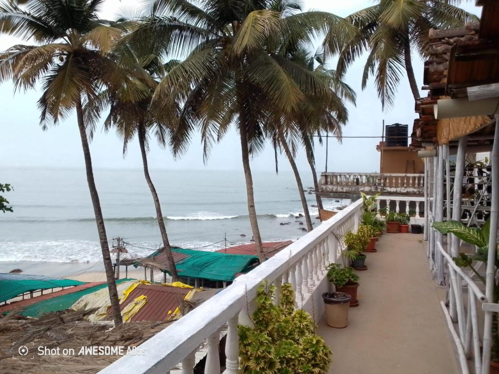 This Is It Beachfront - Rooms, Cafe & Events Арамбол Екстериор снимка