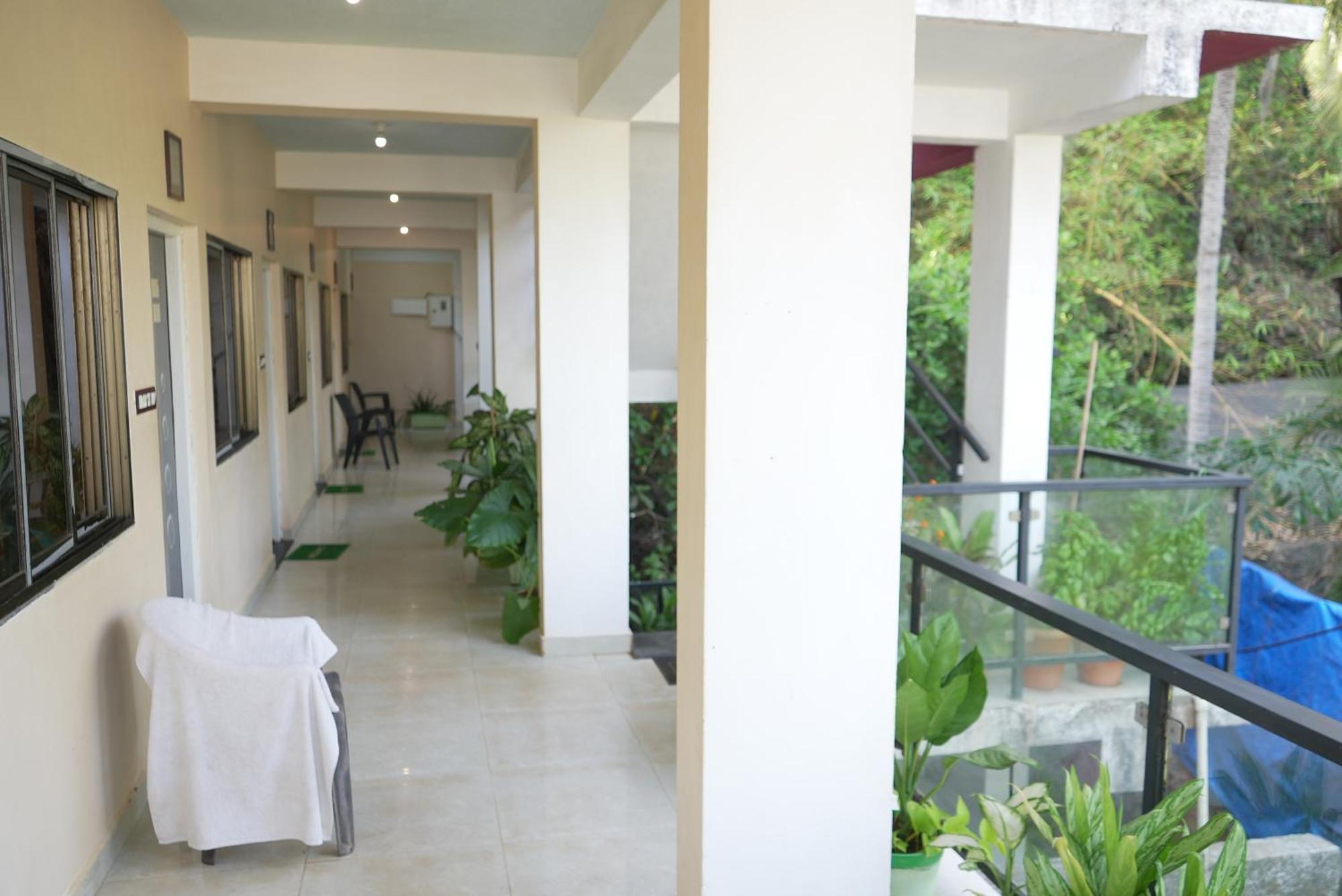 This Is It Beachfront - Rooms, Cafe & Events Арамбол Екстериор снимка