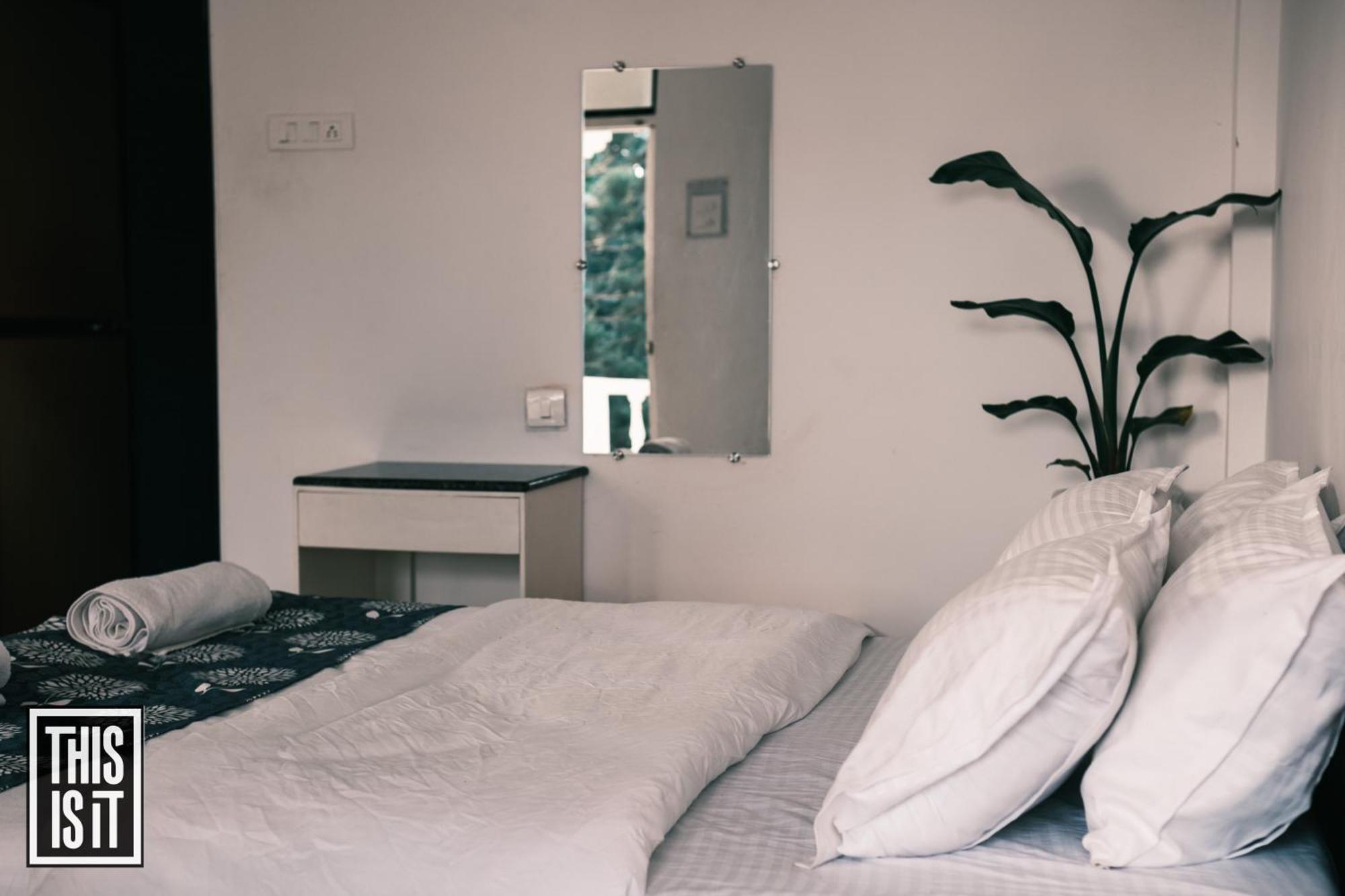 This Is It Beachfront - Rooms, Cafe & Events Арамбол Екстериор снимка