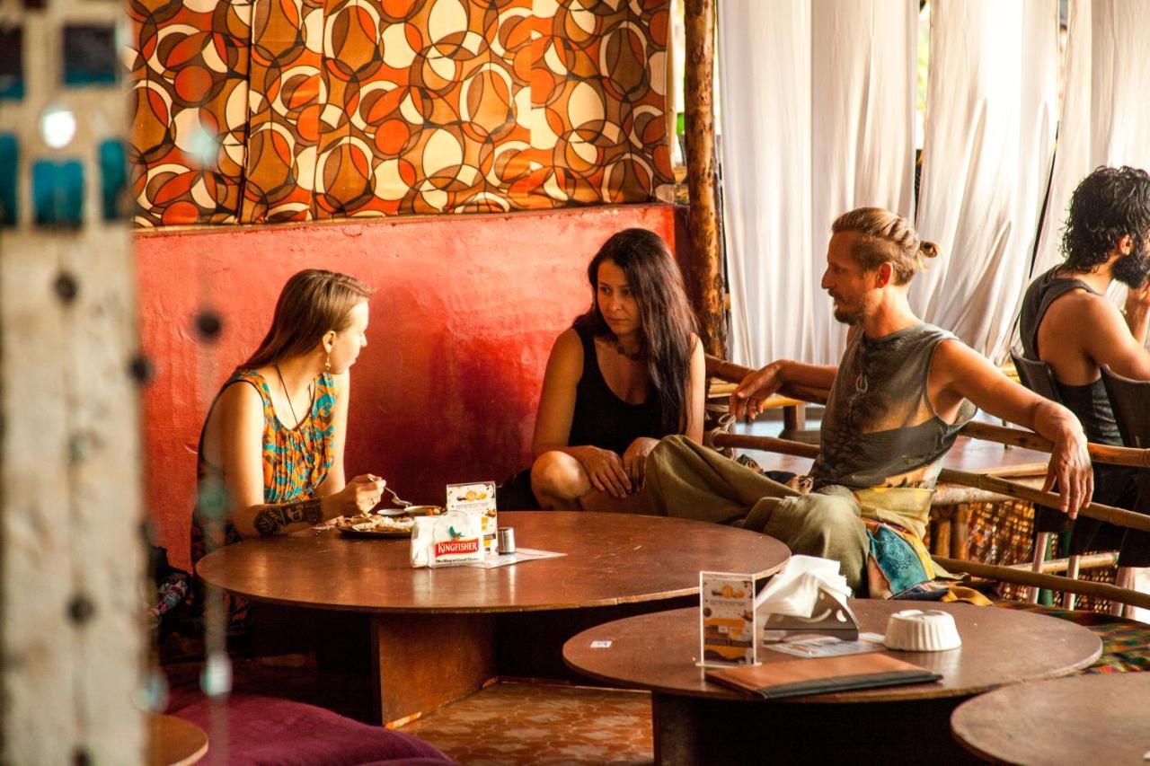 This Is It Beachfront - Rooms, Cafe & Events Арамбол Екстериор снимка